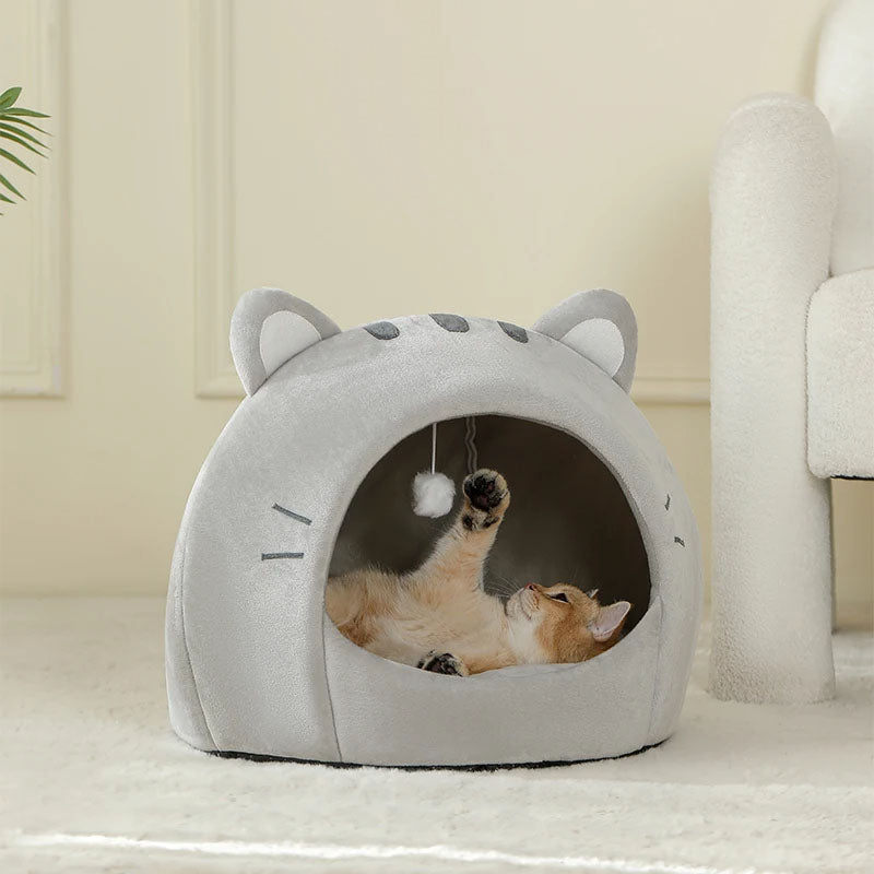 Pat and Pet Emporium | Pet Beds | Cozy Cat Ears Pet Bed
